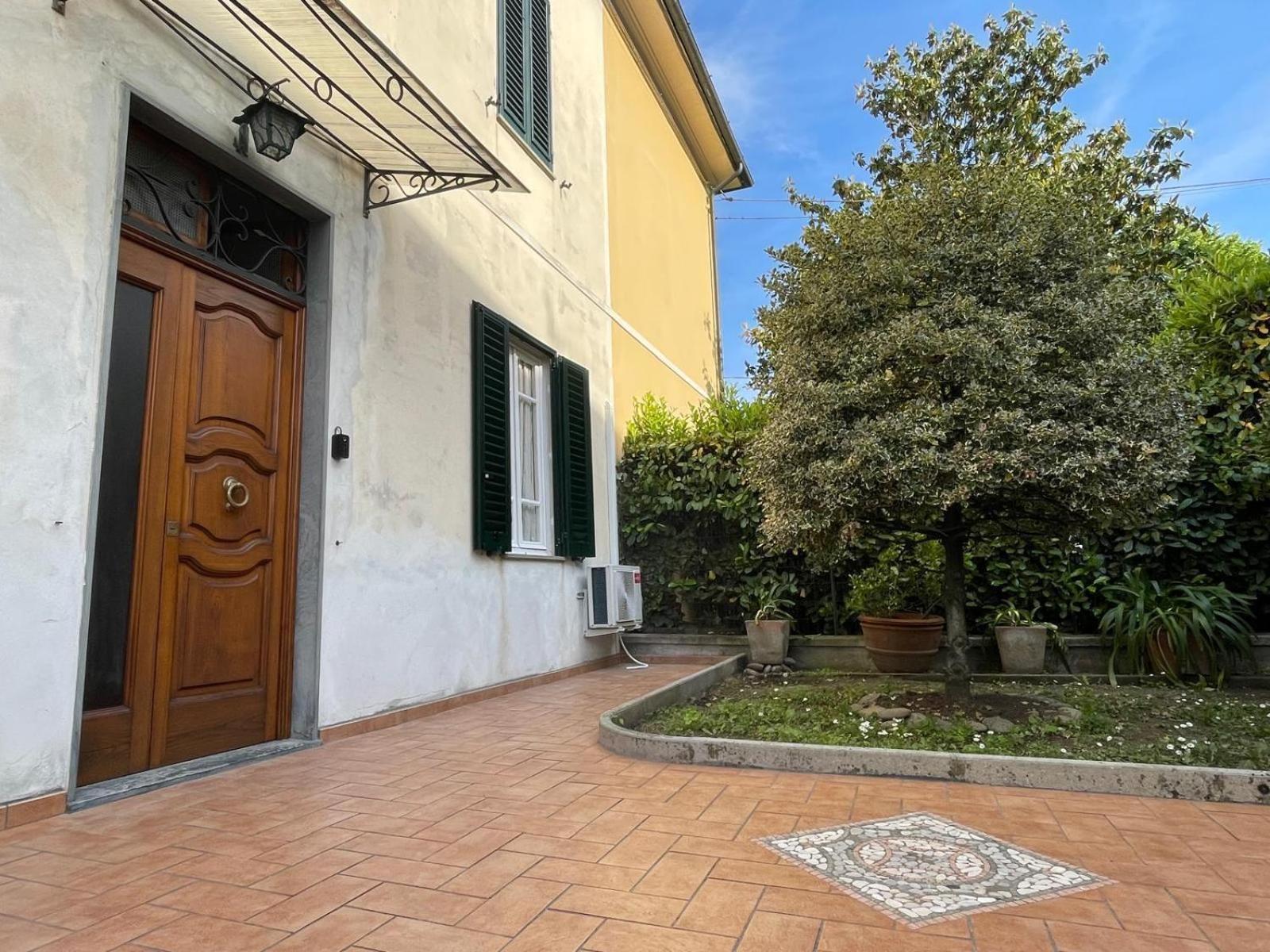 Violet - La Casa Del Pucci Apartment Lucca Exterior photo